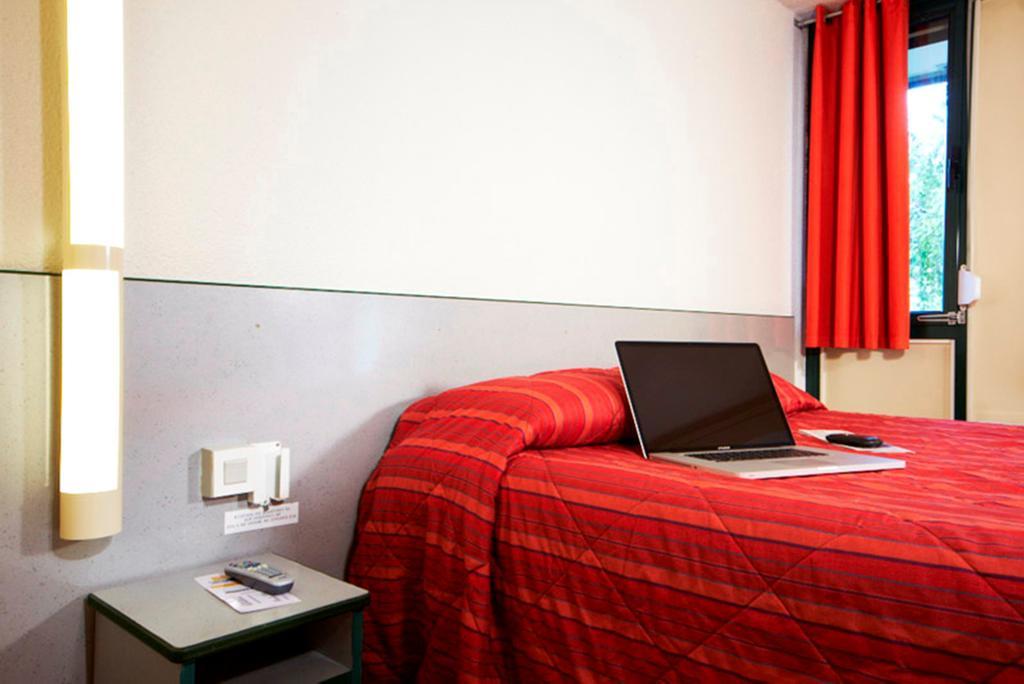 Premiere Classe Saintes Habitación foto
